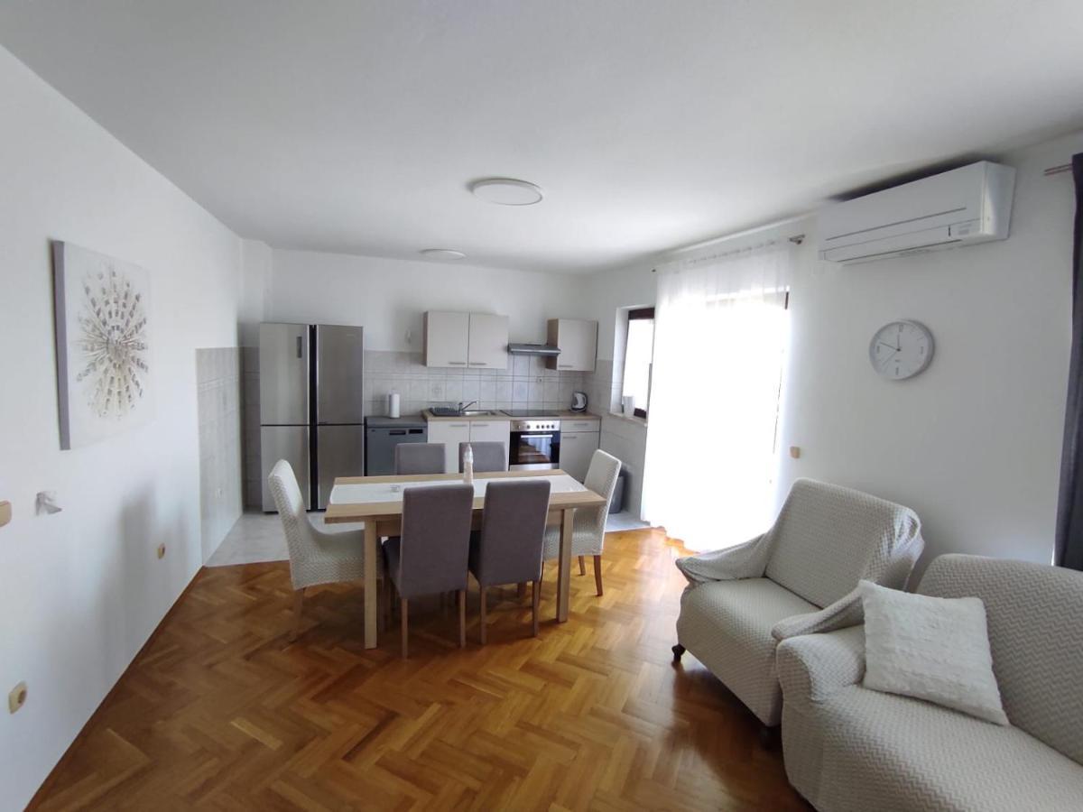 Апартаменты House Silva Подстрана Экстерьер фото